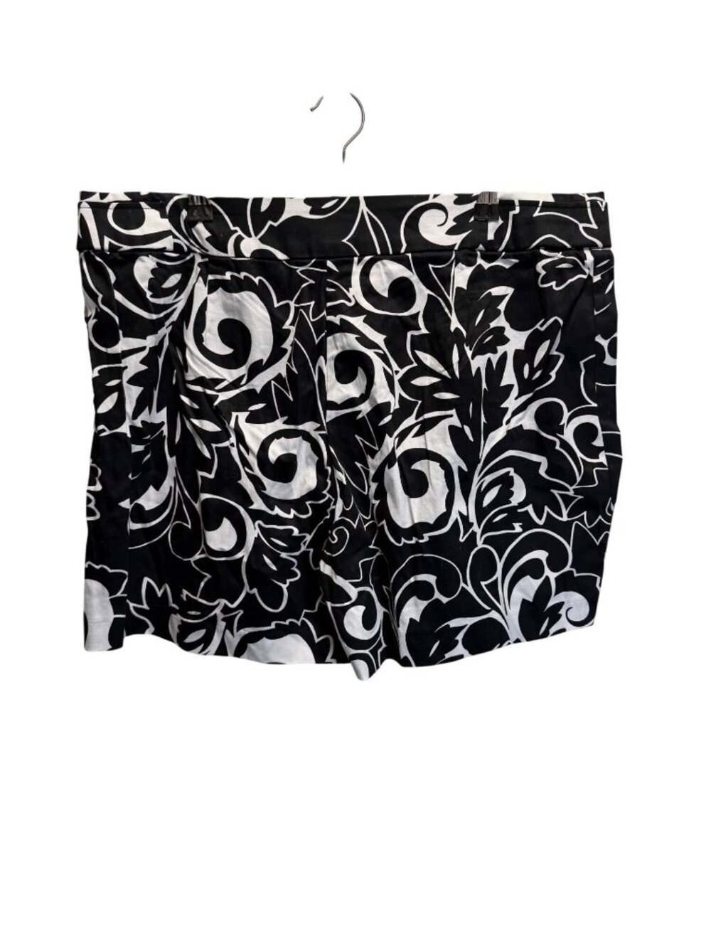 NWT Donna Moore Womens Black & White Floral Print Shorts Size 14 Cotton Blend